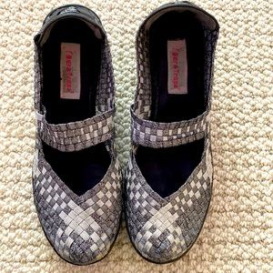 BareTraps Ursala Pewter Silver Wedge Woven Fabric Shoe US Women’s Size 7.5
